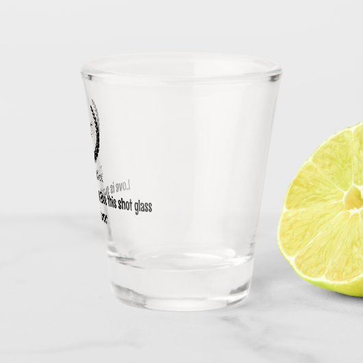 Monogram Liefde is lief, huwelijksgunsten voor gas Shot Glas (Rechts)