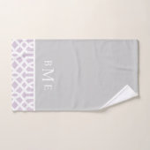 Monogram lila en grijs Trellis | bewerkbare kleure Bad Handdoek (Handdoek)