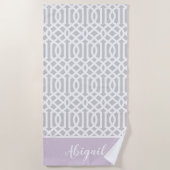 Monogram lila en grijs Trellis | bewerkbare kleure Strandlaken (Voorkant)