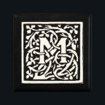 Monogram M Art Nouveau Letter Cadeaudoosje<br><div class="desc">Art nouveau Letters - Monogrammen van de Beweging Kunst & Kunsten Deze letter M is een prachtig Mugged monogram M, gemaakt in 1901, en gepubliceerd in een set boeken. Het monogram M wordt omringd door een prachtig, met de hand getekend wijnstokpatroon, zeer sterk in de stijl van de kunstnieuwe bloemen...</div>