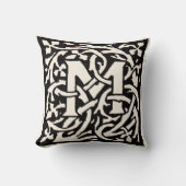 Monogram M Art Nouveau Letter Kussen (Voorkant)