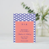 Monogram marine en koraal Seigaiha Pattern Wedding Aankondigingskaart (Staand voorkant)