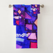 Monogram marineblauw roze kleurrijke fel abstract bad handdoek (Insitu)