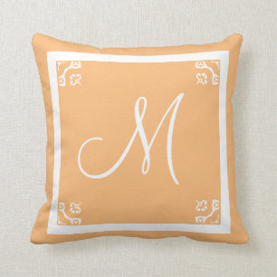 MONOGRAM massief licht perzik gepersonaliseerd op  Kussen