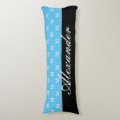 Monogram Matig Zwart wit Blauw Lichaamskussen (Voorkant Verticaal)