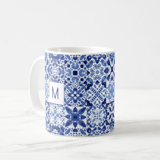 Monogram Mediterraan Blauw Witte Tegel Waterverf Koffiemok (Voorkant links)