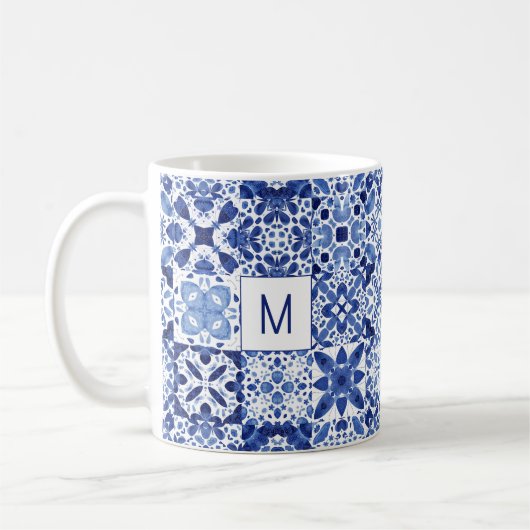 Monogram Mediterraan Blauw Witte Tegel Waterverf Koffiemok (Links)