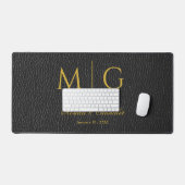 Monogram met koppelnaam Zwarte lederen textuur ach Bureaumat (Keyboard & Muis)