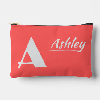 Monogram met persoonlijke initiaal en naam op rood etui