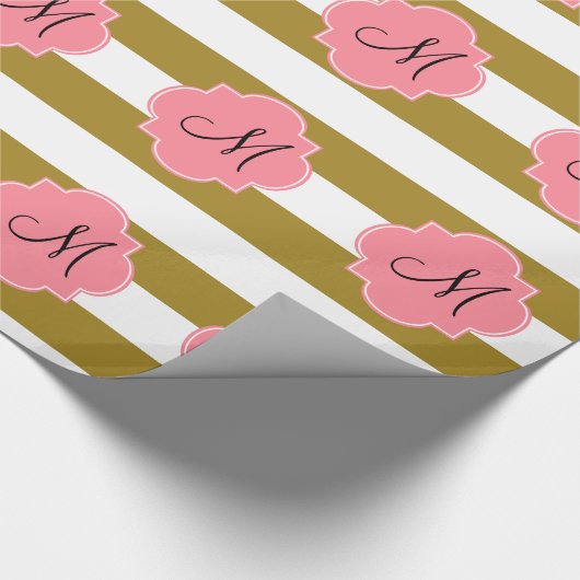 Monogram metaal goud en roze gestreepte patroon cadeaupapier (Hoek)