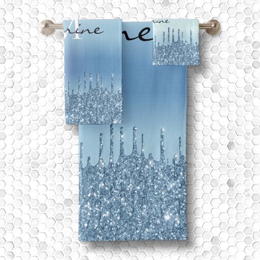 Monogram Metallic Ice Blue Dripping Glitter Bad Handdoek