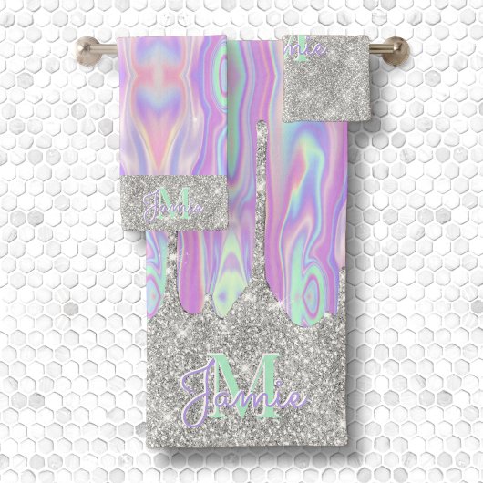 Monogram Metallic Silver Glitter Drip & Iridescent Bad Handdoek