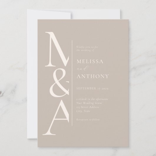 Monogram Minimalist Taupe Beige Modern Wedding Kaart (Voorkant)