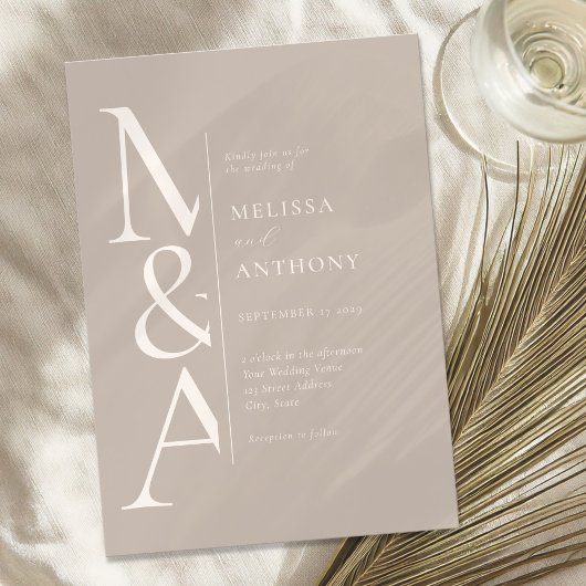 Monogram Minimalist Taupe Beige Modern Wedding Kaart