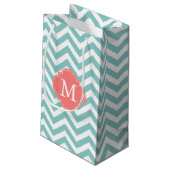 Monogram Mint en Koraal Zigzag Patroon Klein Cadeauzakje (Achterkant Gekanteld)