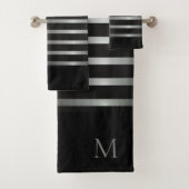 Monogram Modern Silver Stripes op zwart Bad Handdoek (Insitu)