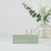 Monogram Moderne Minimale Sage Groene Beroeps Visitekaartje (Staand voorkant)
