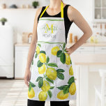 Monogram moderne waterverf citroenen op bijtend ho schort<br><div class="desc">Hier is een wonderlijke manier om het plezier van het bakken toe te voegen. Voeg extra glans toe aan je culinaire avonturen wanneer je dit mooie, chic, trendy, moderne, aangepaste monogram-naam schort draag. Verse, rustische, landelijke waterverf citroenen en groene bladeren, samen met grasgroene handgeschreven scripttypografie, bedekken een land, met een...</div>