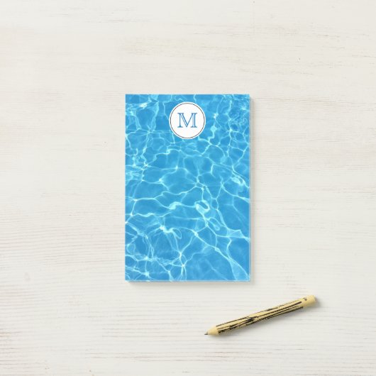 Monogram mousserend blauw zwemwater post-it® notes (Op bureau)