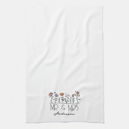 Monogram Mr. & Mrs Wildflower Passen getrouwd Theedoek (Verticaal)