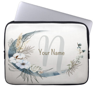 Monogram naam Boho witte orchidee bloemen blauwe m Laptop Sleeve