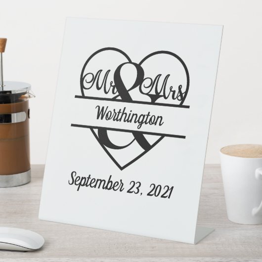 Monogram Naam Datum Harthuwelijk Reclamebord Met Voetstuk (Insitu)