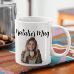Monogram Naam Foto Gift Koffiemok<br><div class="desc">Dit ontwerp kan worden gepersonaliseerd in het gebied dat wordt geleverd door de foto en/of tekst te wijzigen. Of het kan worden aangepast door te klikken op Deze Sjabloon personaliseren en vervolgens te kiezen voor de klik om verdere opties aan te passen en de kleur van de achtergrond te verwijderen...</div>