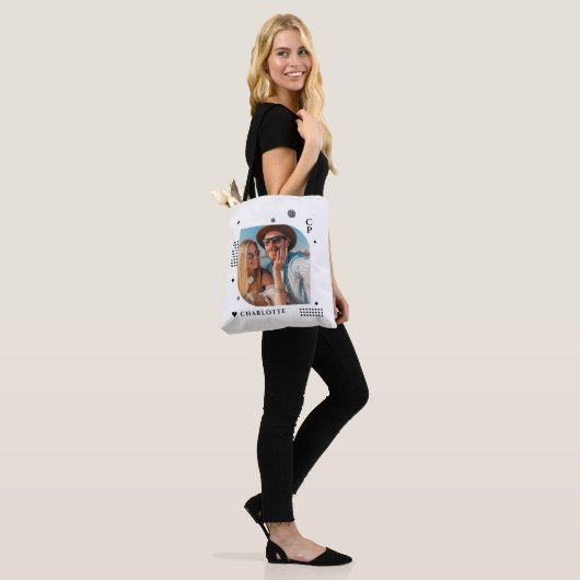 Monogram Naam Foto Trendy Simple Modern Tote Bag (Op model)
