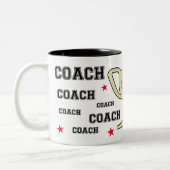 Monogram naam gepersonaliseerd voor sport coach tweekleurige koffiemok (Links)