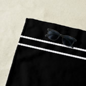 Monogram/naam goud/wht tekst wht strepen, zwart strandlaken (In situ)