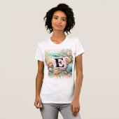 Monogram naam op waterverf Bloemen zee schelpen T-shirt (Voorkant volledig)