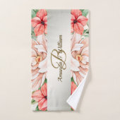 Monogram Naam Peach Sinaasappel Floral Leaves Rust Bad Handdoek (Handdoek)