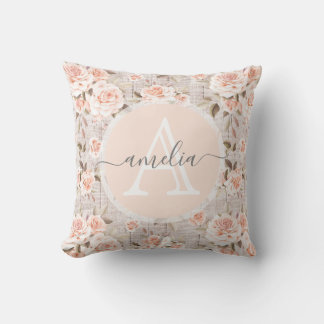Monogram Naam Rustic Wood & Rozen Romantic Kussen