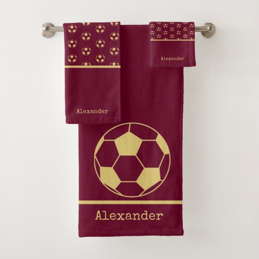 Monogram naam Soccer Football Gold Burgundy Bath Bad Handdoek (Insitu)