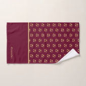 Monogram naam Soccer Football Gold Burgundy Bath Bad Handdoek (Handdoek)