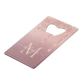 Monogram Naam Tekst Roos Gold Blush Glitter Sparkl Creditkaart Flessenopener (Voorkant Gekanteld)