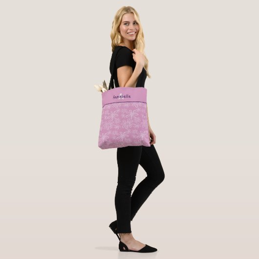 Monogram Naam Vrouwelijk Roze Blush Bloemen Doodle Tote Bag (Op model)