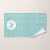 Monogram Naam Witte Zee Shell Pattern Beach House Bad Handdoek (Handdoek)