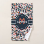 Monogram naam Zwart wit Oranje Abstract patroon Bad Handdoek (Handdoek)