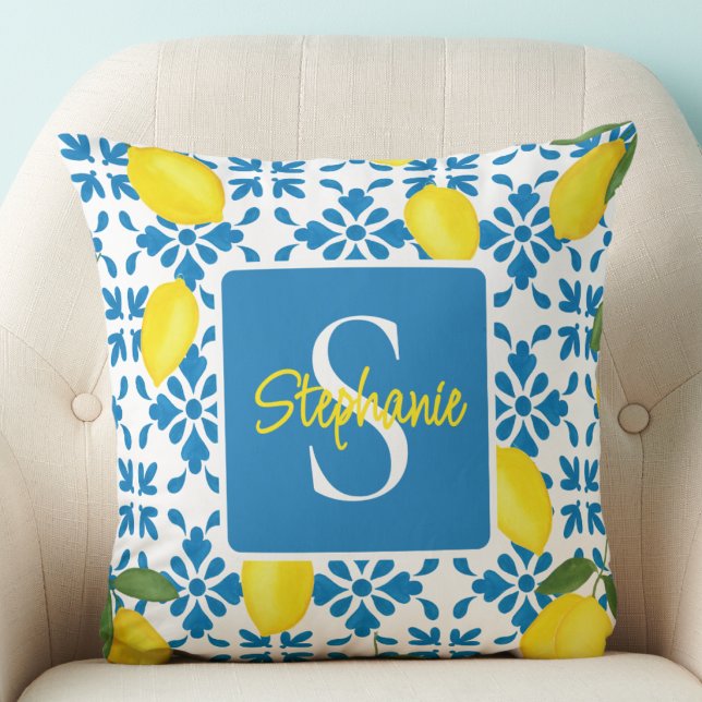 Monogram Name Blue French Tile Lemon Pattern  Kussen (Creator heeft geüpload)