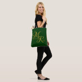 Monogram Name Initiaal Green Elegant Script Tote Bag (Op model)