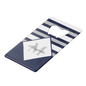Monogram Nautical Modern Navy Blue Grey Stripes Creditkaart Flessenopener (Voorkant Gekanteld)
