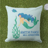 Monogram. Nautisch. Mermaids' Bay. Familienaam. Buitenkussen (Gras)