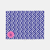 Monogram Navy Blue Chevron Pattern met Hot Pink Fleece Deken (Voorkant (Horizontaal))