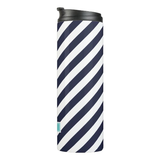 Monogram Navy Blue en Turquoise Preppy Stripes Thermosbeker (Geroteerd rechts)