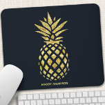 Monogram Navy Blue Gold Pineapple Muismat<br><div class="desc">Navy Blue Gold Pineapple Monogram Muismat. Een prachtig elegant blauw van de marine en een gouden tropische anananasvormig ontwerp.</div>