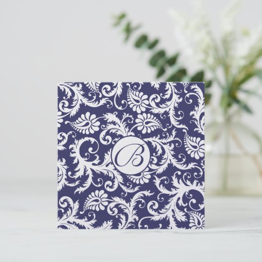 Monogram Navy Damask Swirls Wedding Invitation Kaart (Staand voorkant)