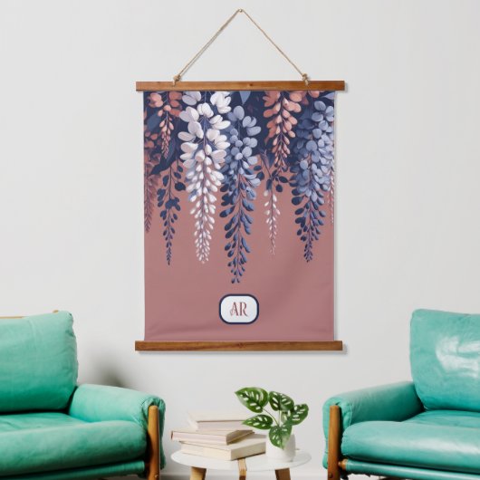 Monogram Navy Roos Wisteria Elegantie Hangend Wandkleed (Woonkamer)