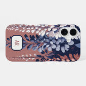 Monogram Navy Roos Wisteria Elegantie iPhone 16 Hoesje (Achterkant horizontaal)