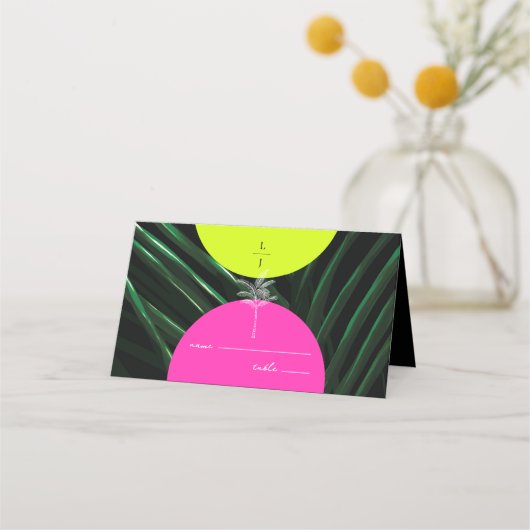 Monogram Neon Arches Palm Tropische bruiloft Plaatskaartje (Voorkant)